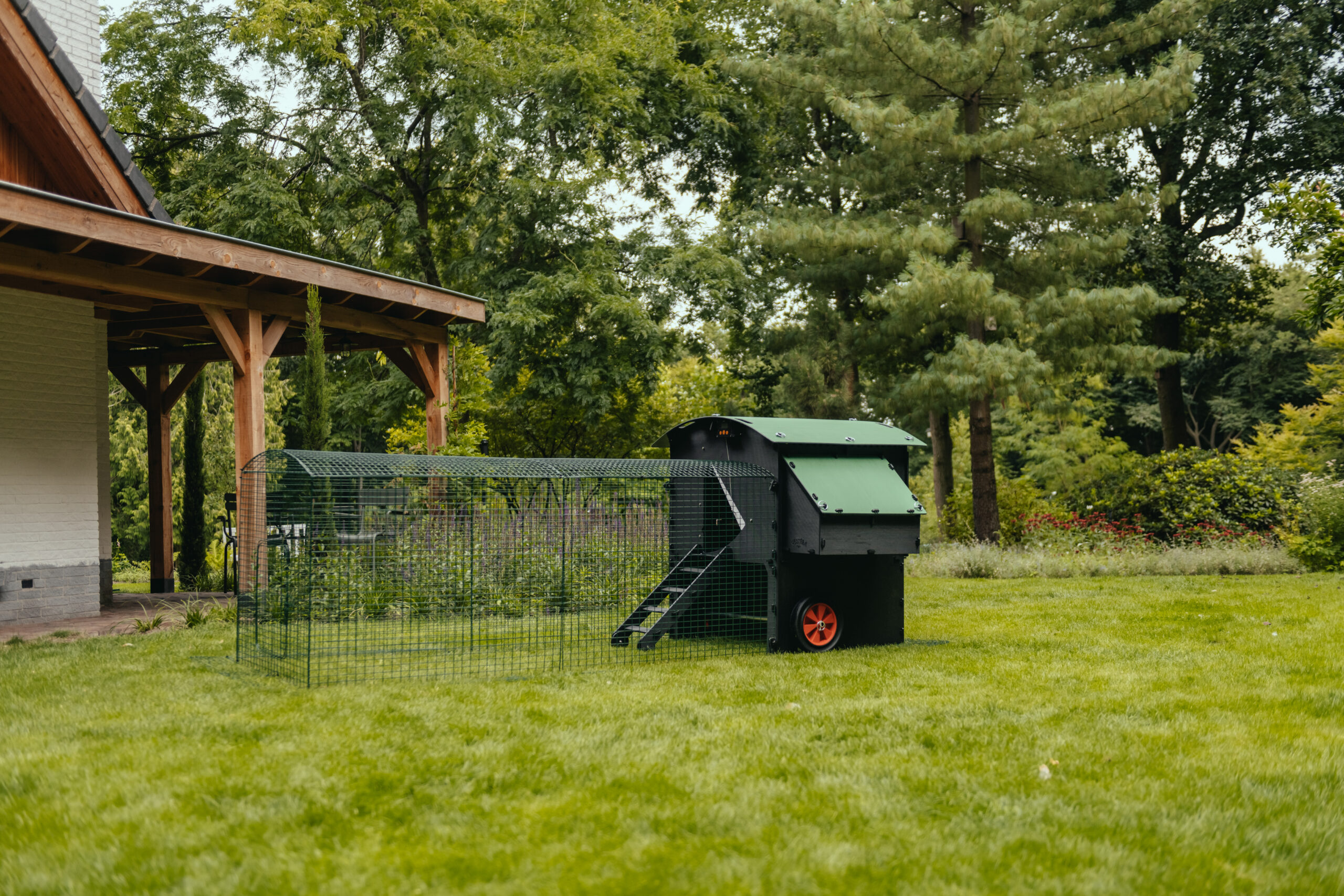 Large Raised Coop by Nestera - Image 2