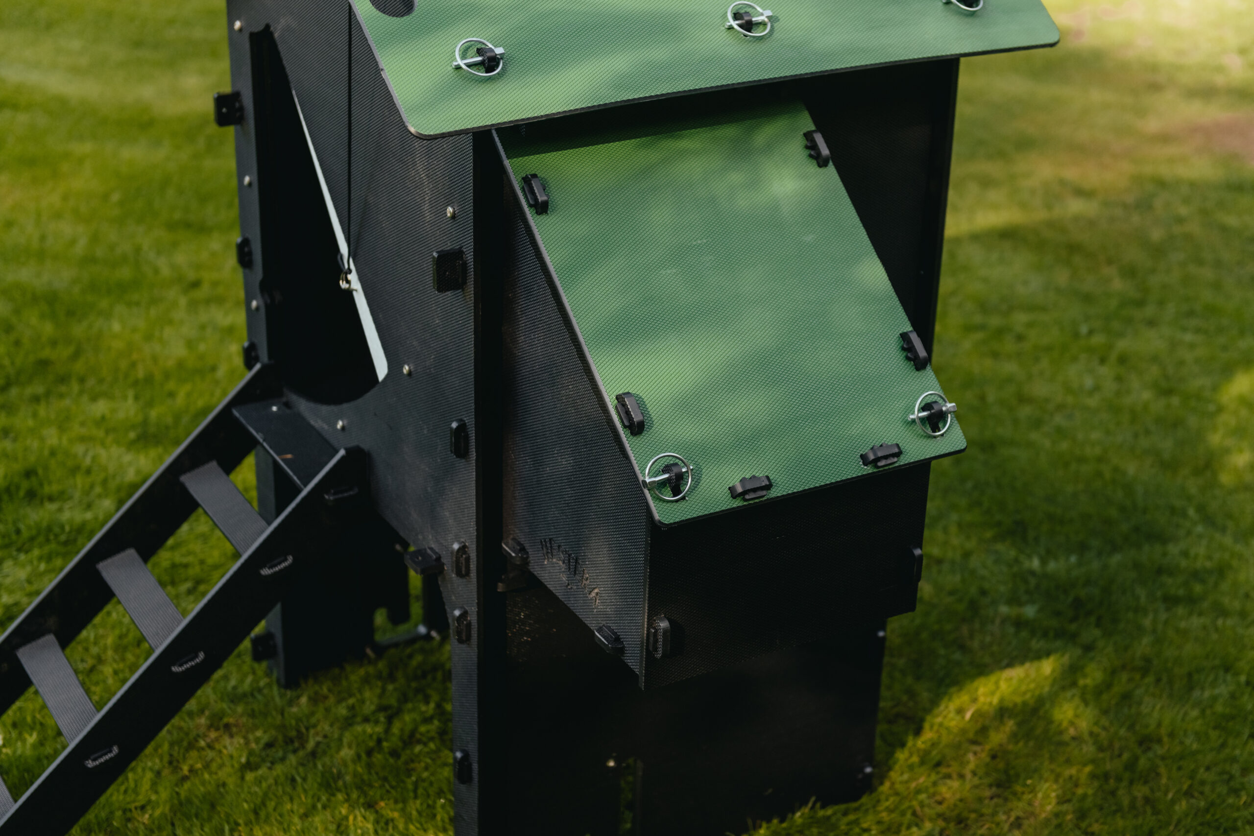 Small Raised Coop by Nestera - Image 2